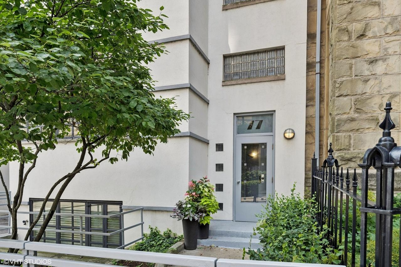 77 E Division St. #3, Chicago, IL 60610