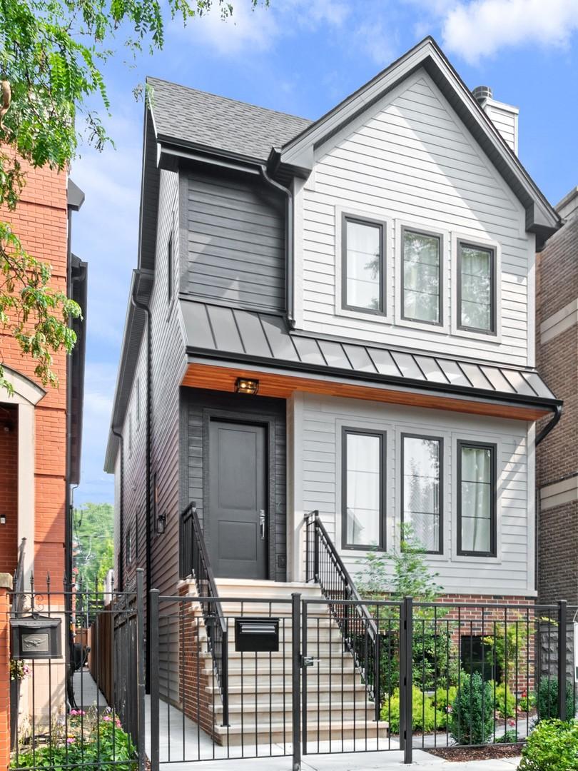 1926 W Wellington Ave., Chicago, IL 60657