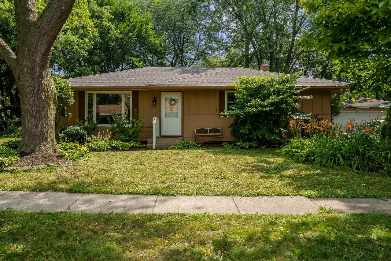 1016 Esmond Dr., Rockford, IL 61108