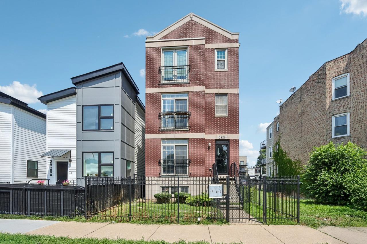2826 W Harrison St. #1, Chicago, IL 60612