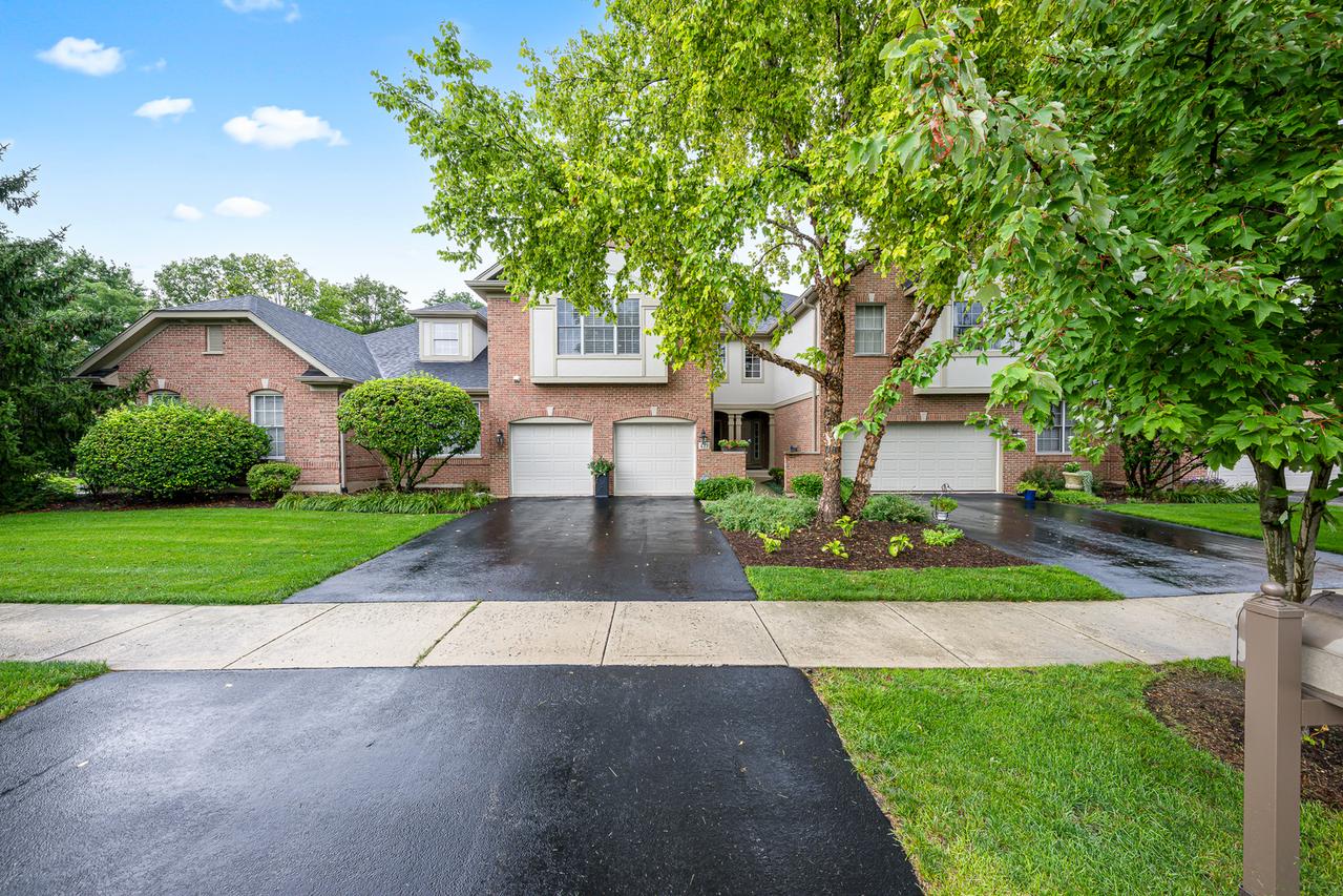 422 Ashbury Ln., Lemont, IL 60439