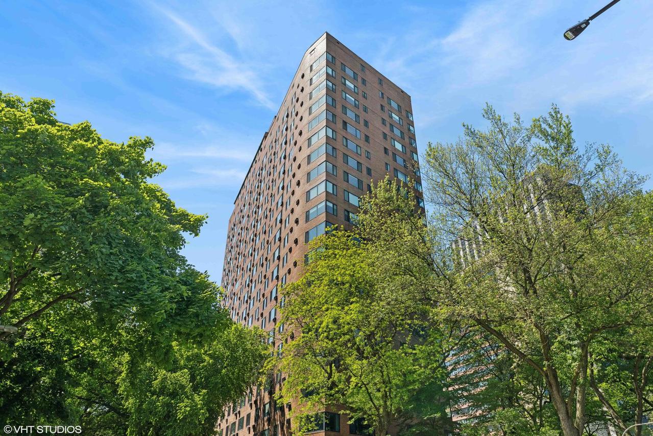 3100 N Lake Shore Dr. #611, Chicago, IL 60657