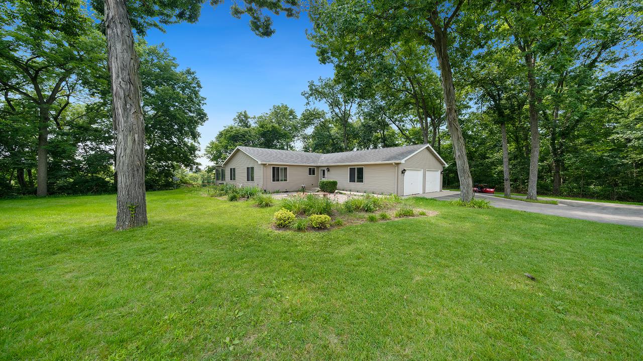 4415 S Chana Rd., Chana, IL 61015