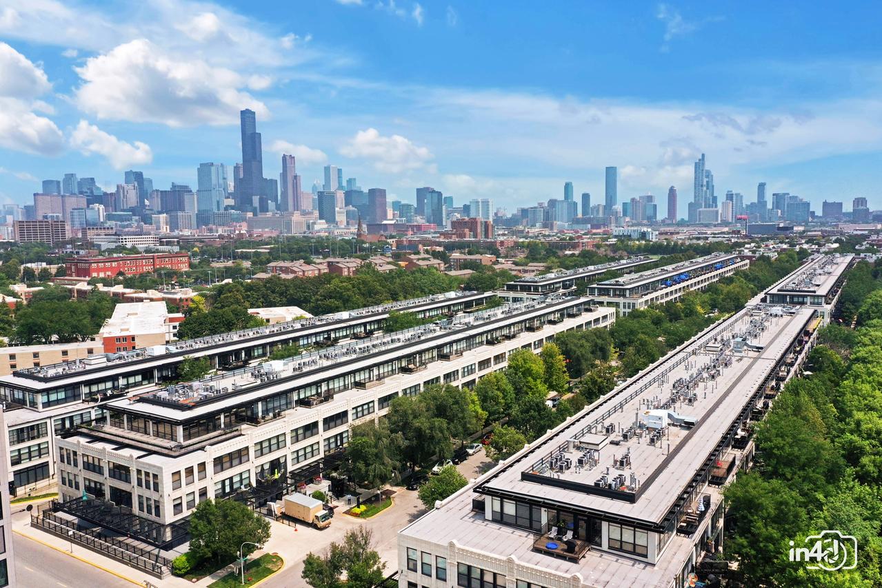 1150 W 15th St. #232, Chicago, IL 60608