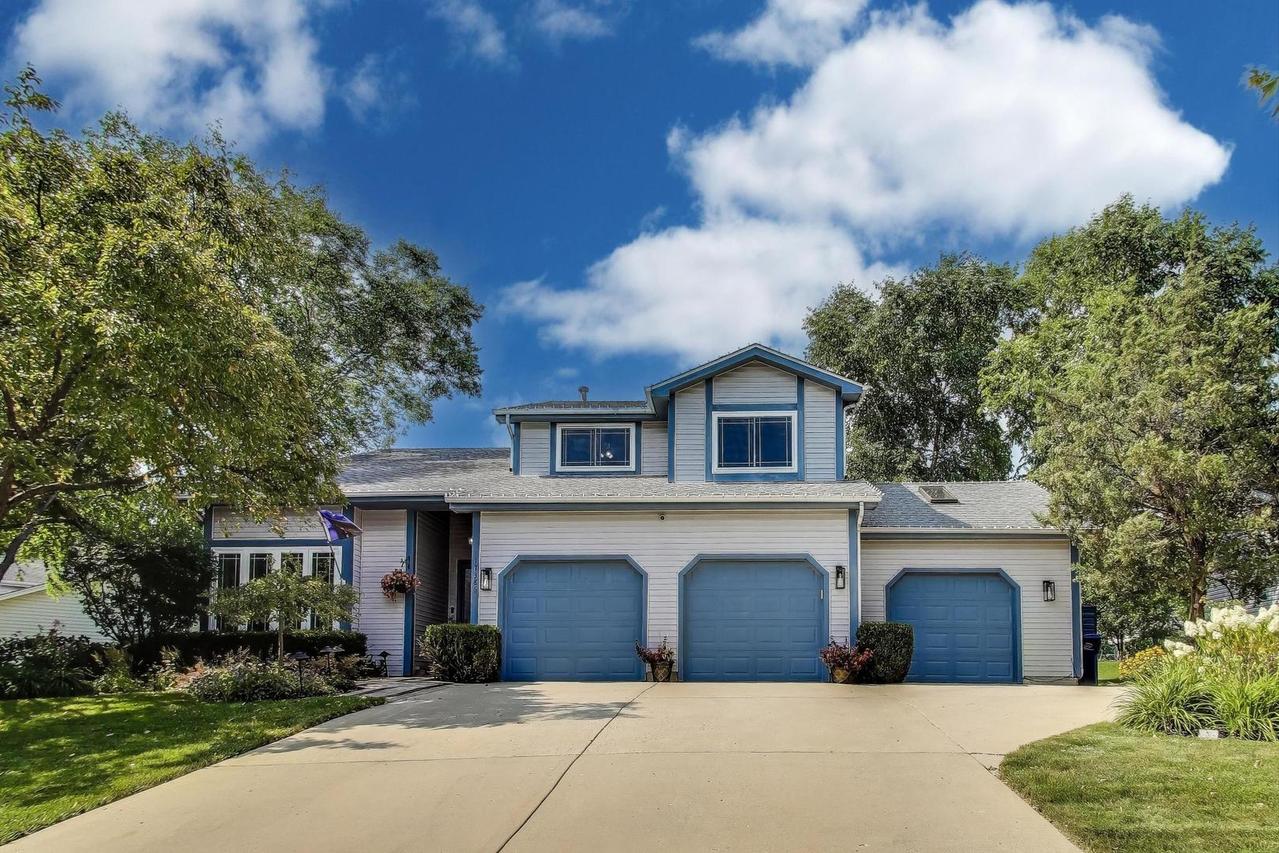 17386 W Dartmoor Dr., Grayslake, IL 60030