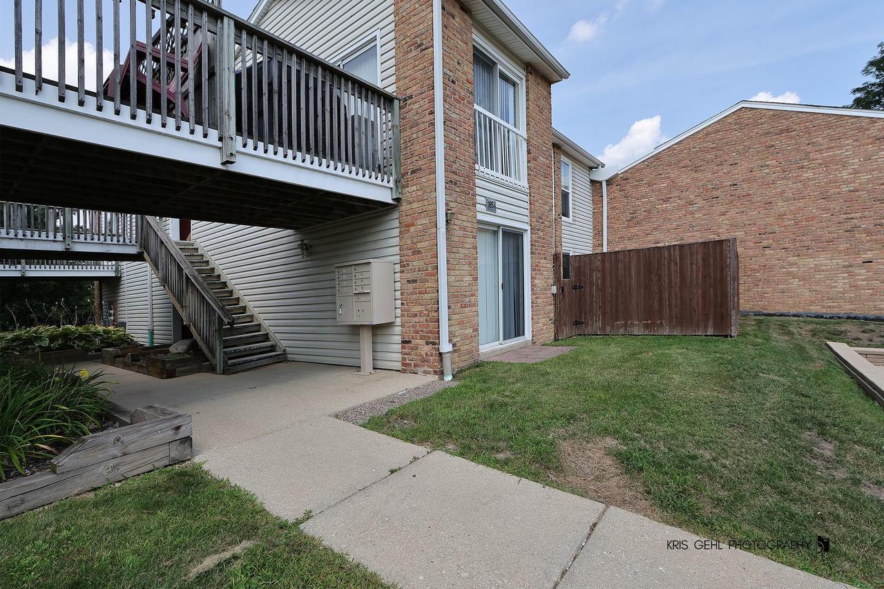 1854 Huntington Blvd. #C, Hoffman Estates, IL 60169