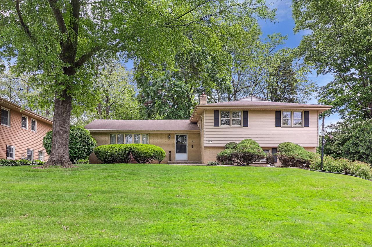 1131 Blanchard St., Downers Grove, IL 60516