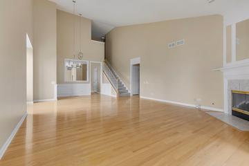 34 Twickenham Ct., Algonquin, IL 60102