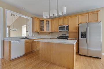 34 Twickenham Ct., Algonquin, IL 60102