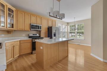 34 Twickenham Ct., Algonquin, IL 60102