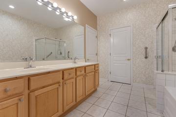 34 Twickenham Ct., Algonquin, IL 60102