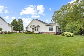 34 Twickenham Ct., Algonquin, IL 60102