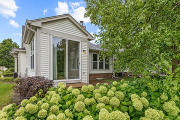 34 Twickenham Ct., Algonquin, IL 60102