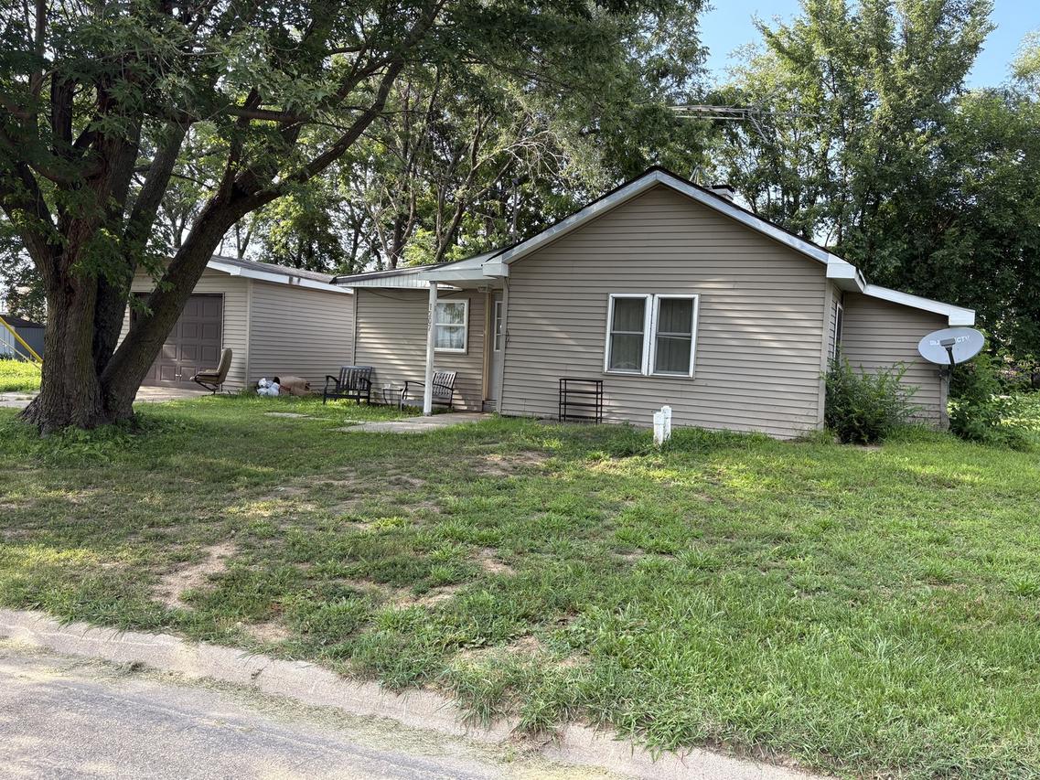 1207 1st Ave., Rochelle, IL 61068