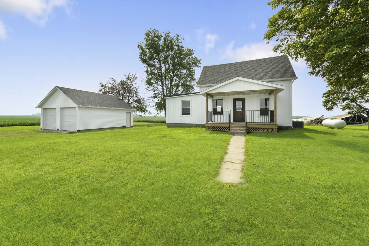 2711 E 800 North Rd., Wenona, IL 61377