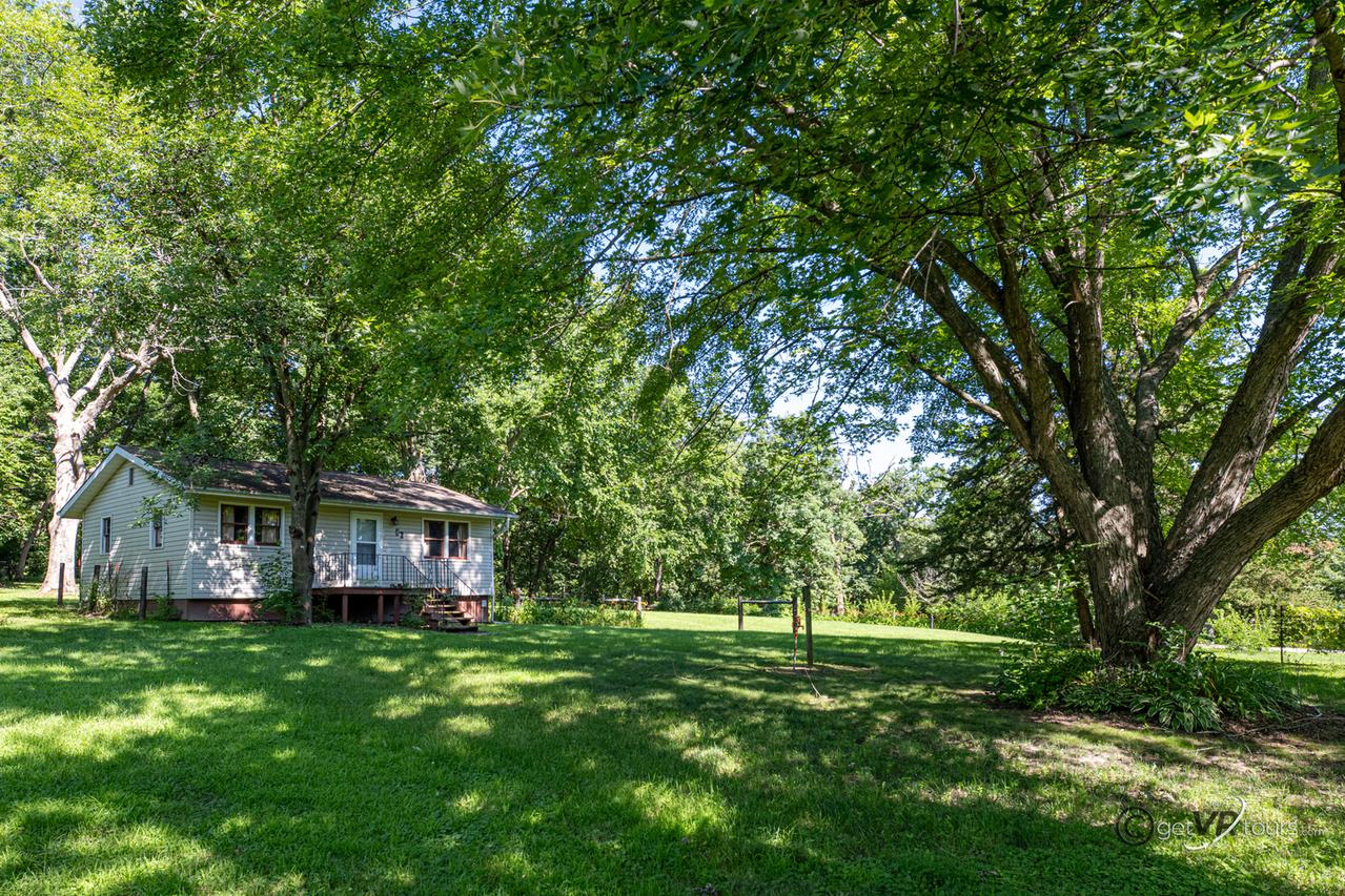 46 Oak Valley Dr., Elizabeth, IL 61028