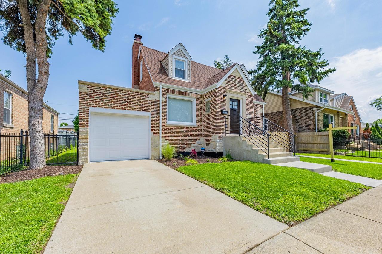 9627 S La Salle St., Chicago, IL 60628