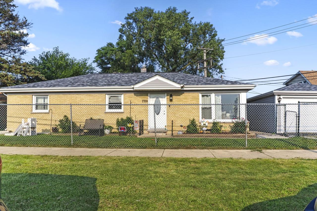 7701 Latrobe Ave., Burbank, IL 60459