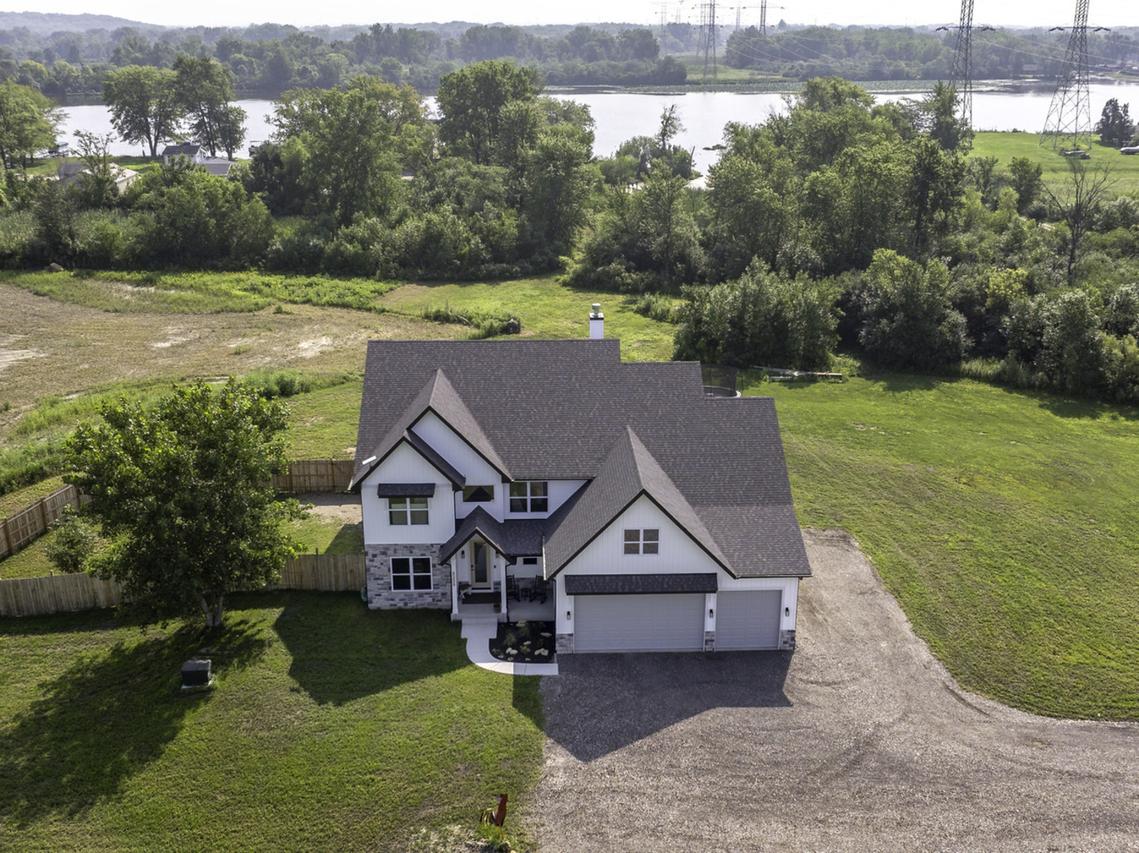 6256 N Dresden Rd., Morris, IL 60450