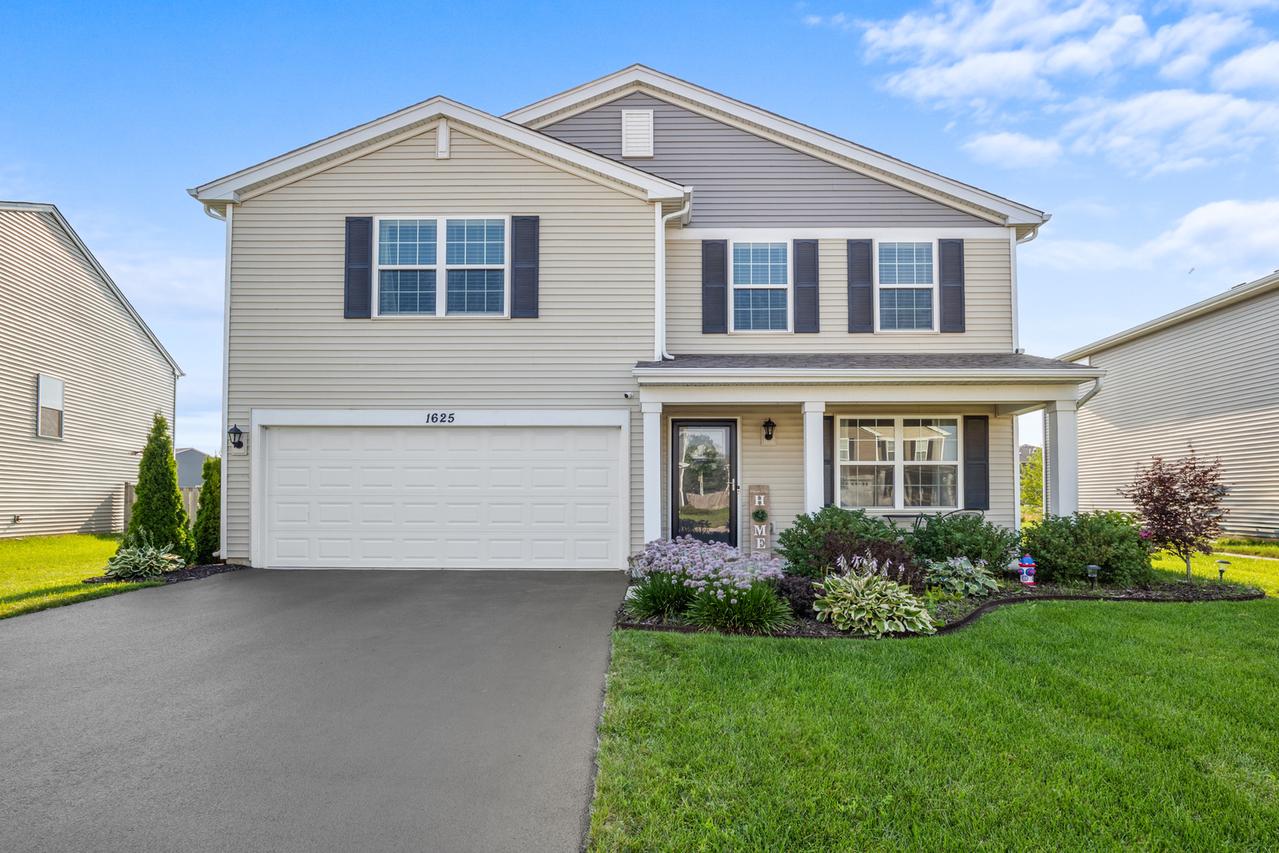 1625 Bayberry Ln., Pingree Grove, IL 60140