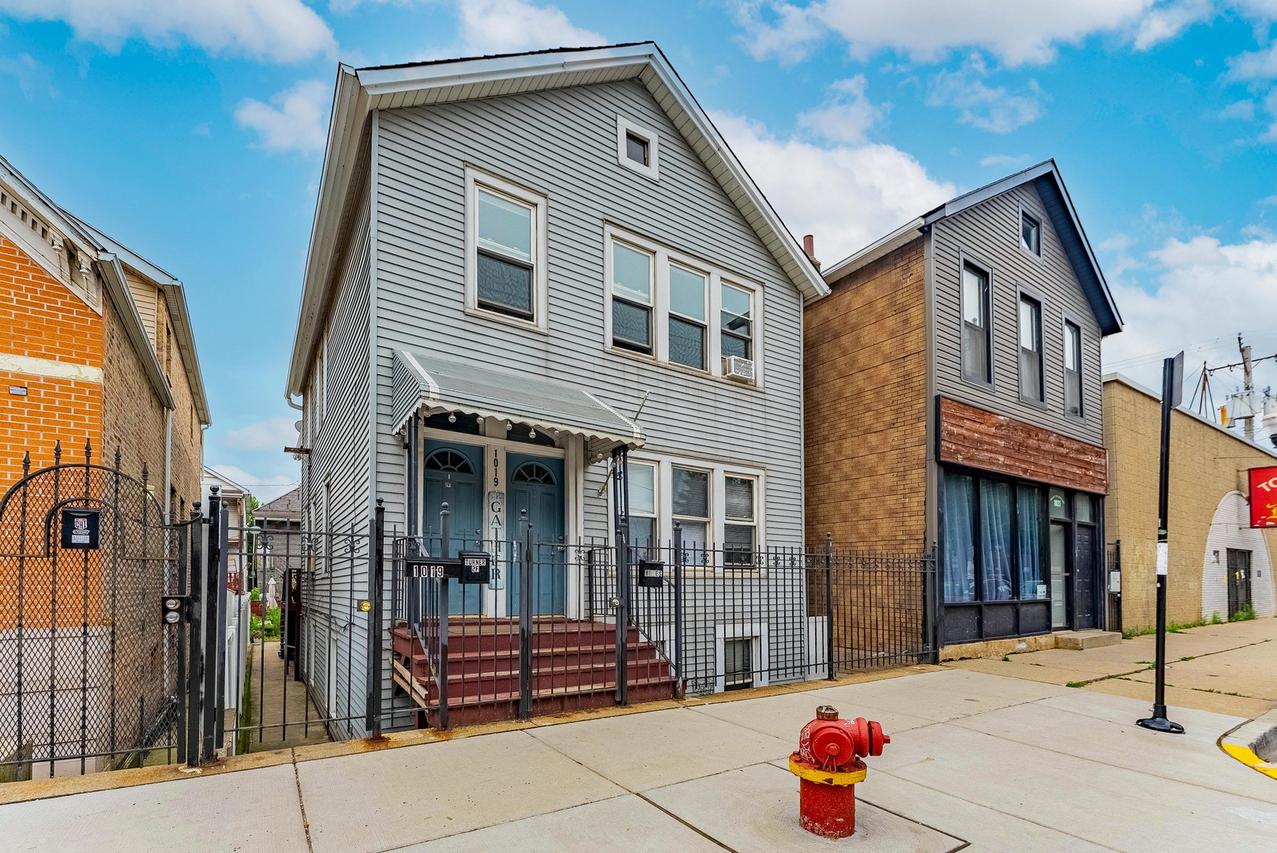 1019 W 18th St., Chicago, IL 60608