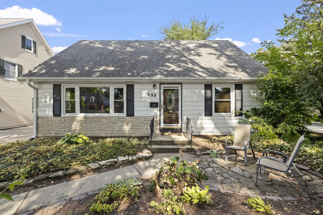 438 S Wright St., Naperville, IL 60540