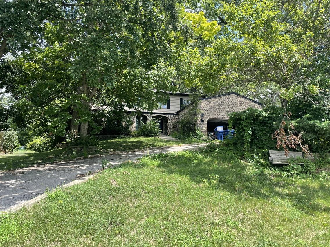 5201 Riverview Dr., Lisle, IL 60532