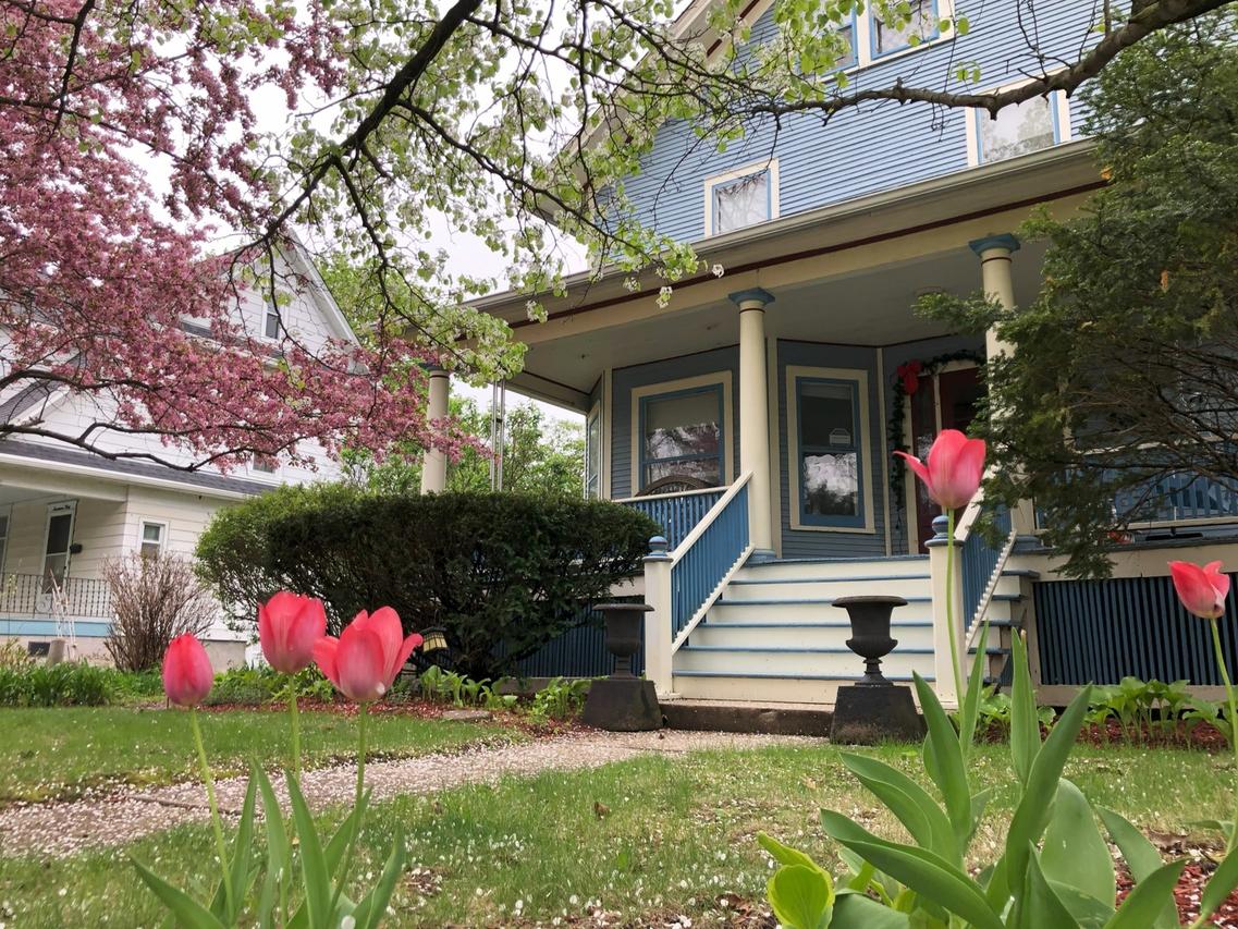 1734 Camp Ave., Rockford, IL 61103