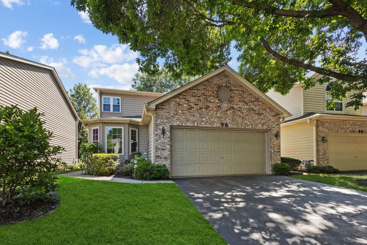 96 Townsend Cir., Naperville, IL 60565
