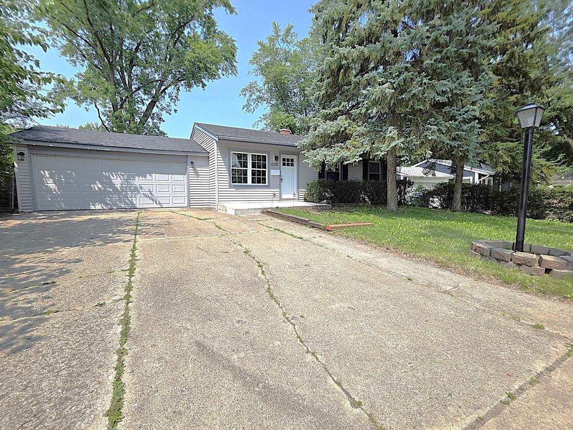 1712 Poplar Ave., Hanover Park, IL 60133