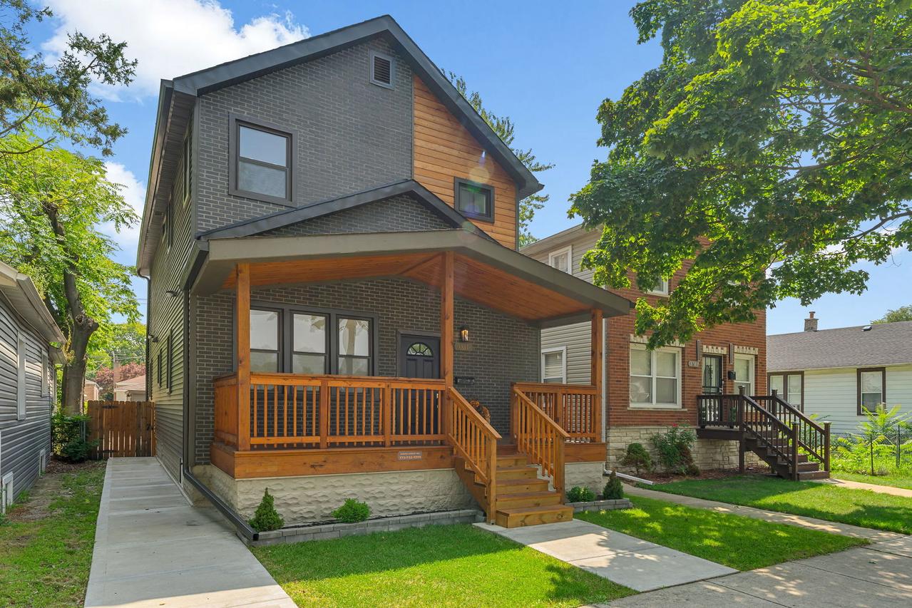 8811 S Euclid Ave., Chicago, IL 60617