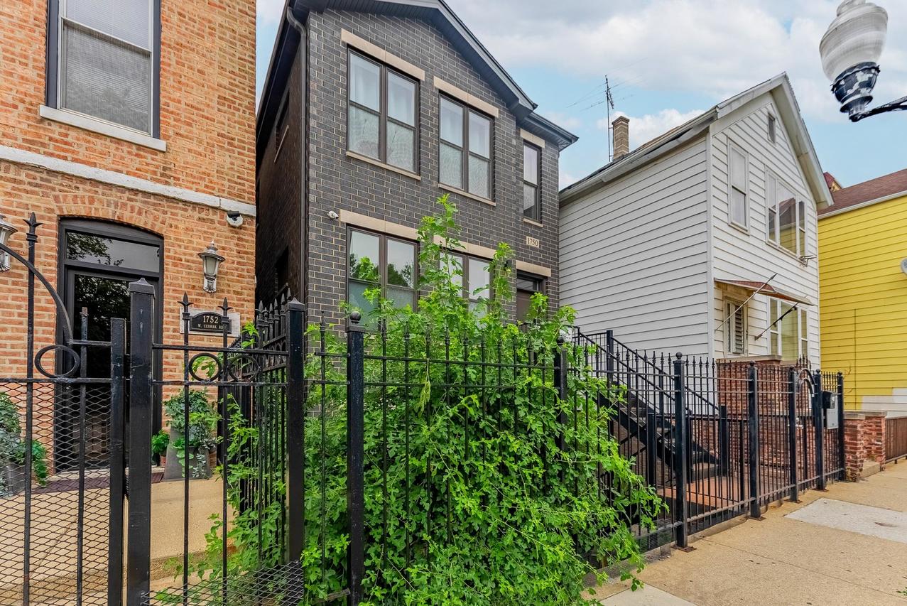 1750 W Cermak Rd., Chicago, IL 60608