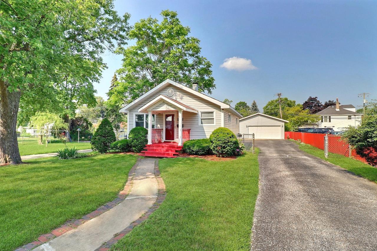 18226 Chicago Ave., Lansing, IL 60438