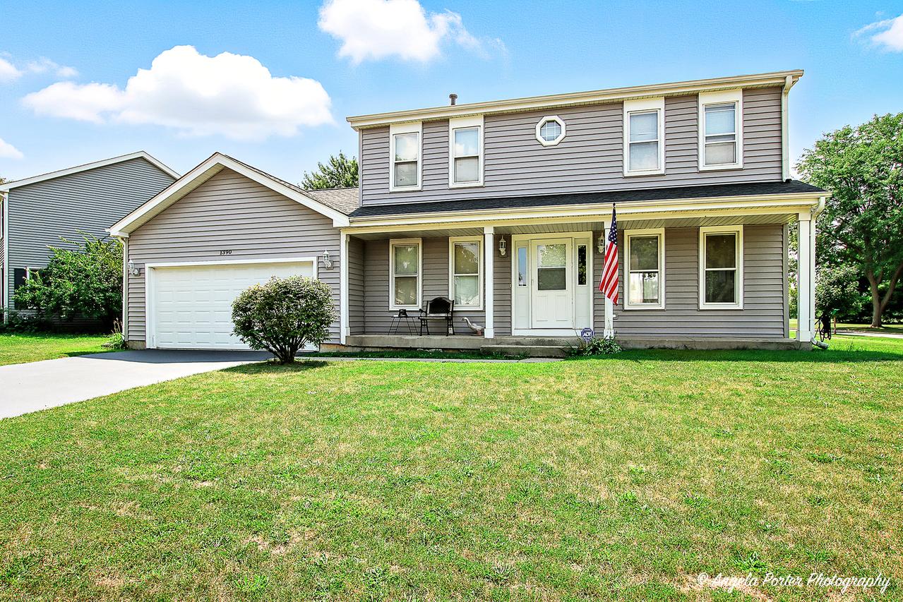 1390 Parkridge Dr., Crystal Lake, IL 60014
