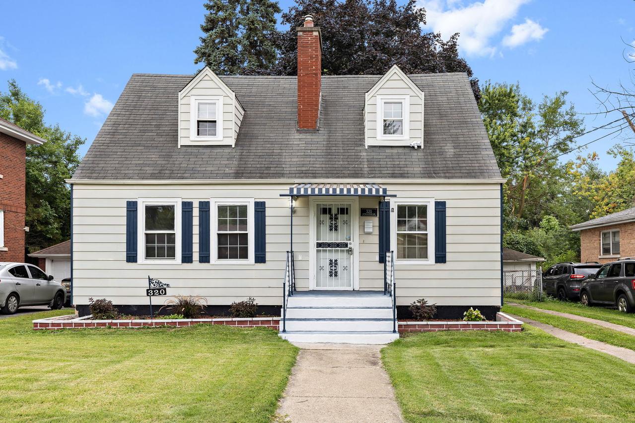 320 Streamside Dr., Harvey, IL 60426