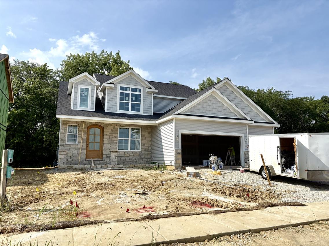 1401 Ravenwood Dr., Mahomet, IL 61853