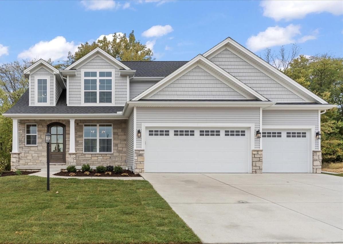 1401 Ravenwood Dr., Mahomet, IL 61853