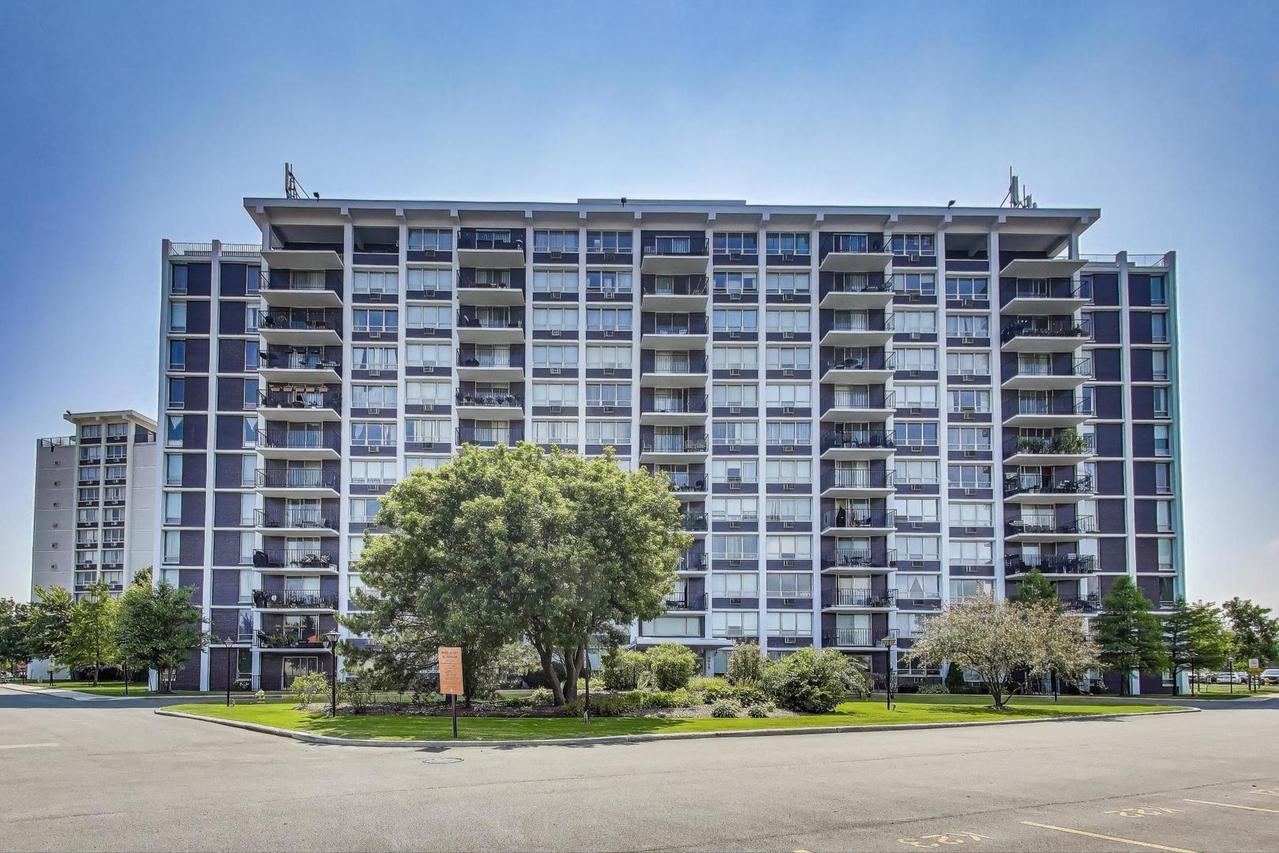 8815 W Golf Rd. #3D, Niles, IL 60714