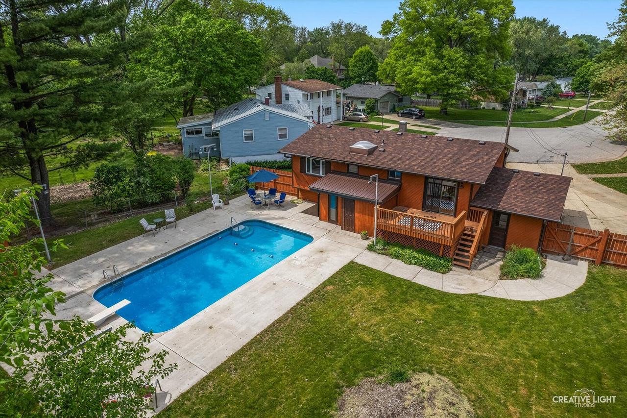 202 N Forest Ave., Batavia, IL 60510