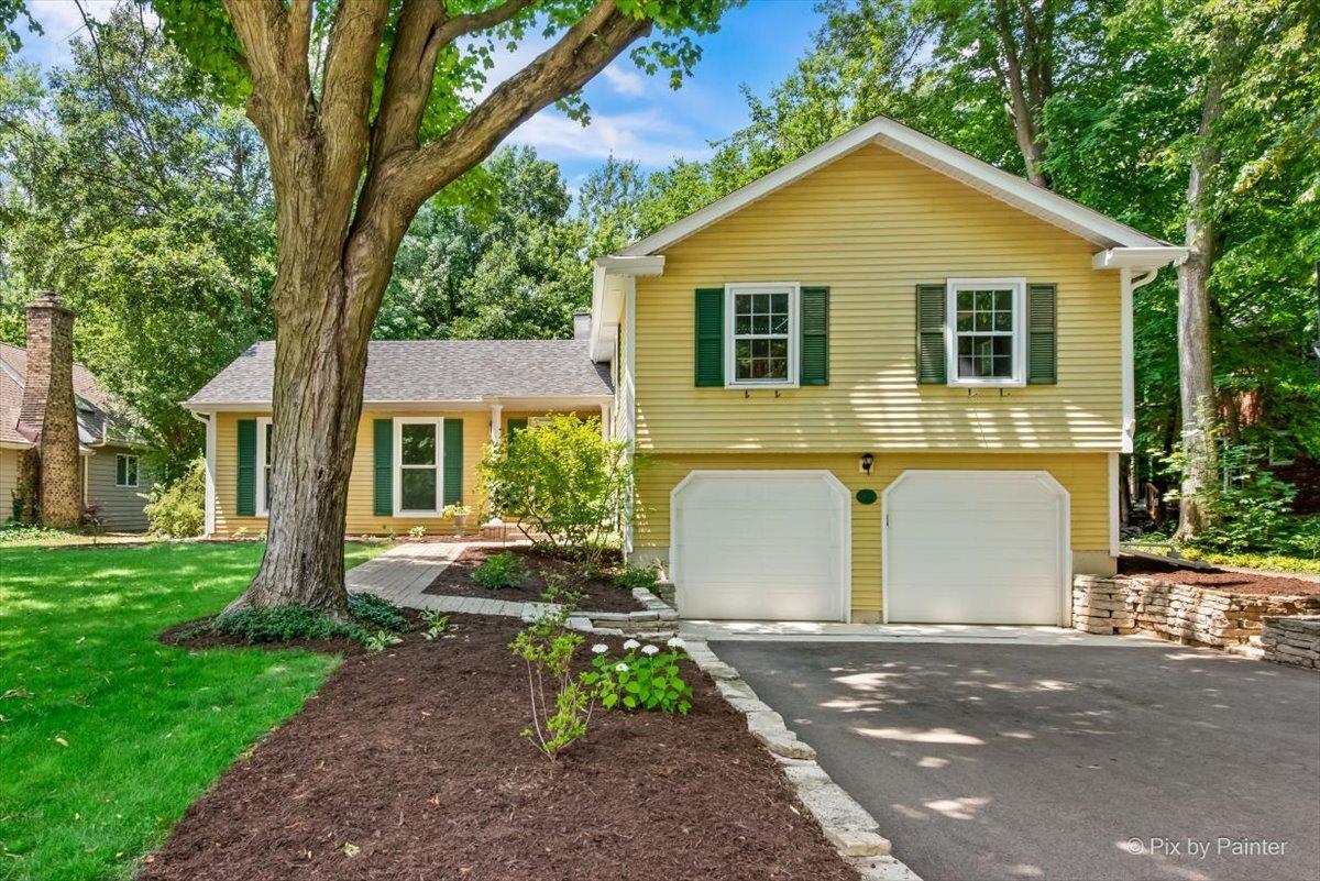 1138 Pine Ct., Batavia, IL 60510