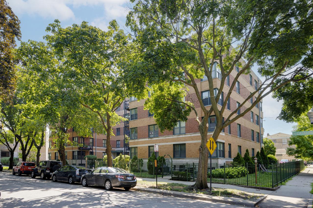 2545 W Catalpa Ave. #5C, Chicago, IL 60625