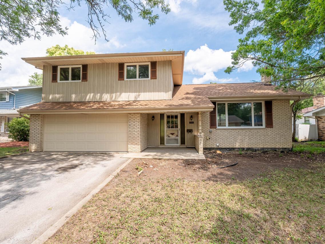 19147 Loomis Ave., Homewood, IL 60430