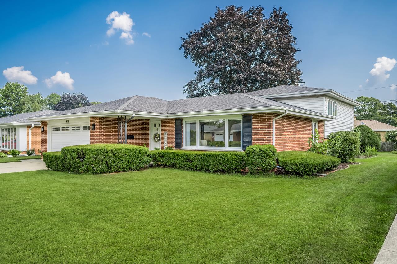 913 S See Gwun Ave., Mount Prospect, IL 60056