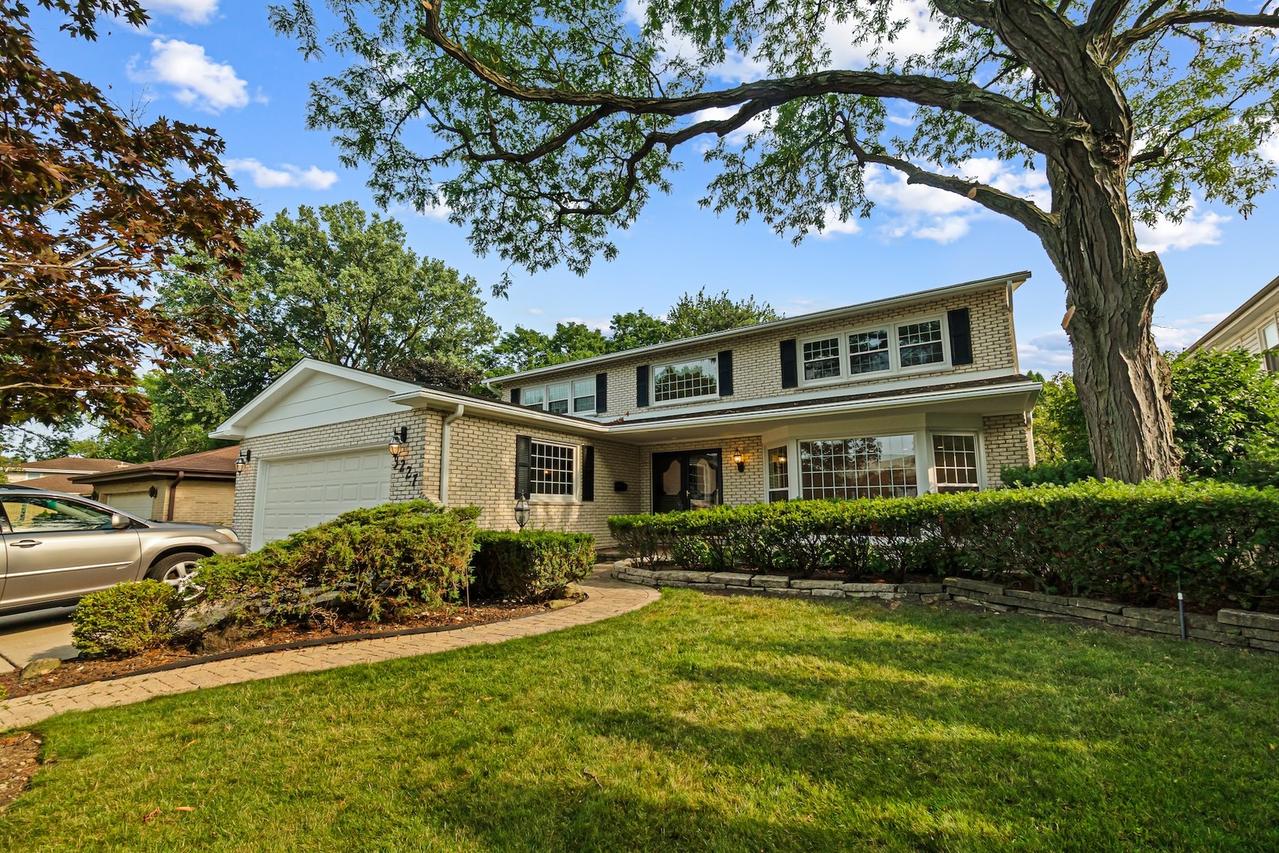 3227 Greenleaf Ave., Wilmette, IL 60091