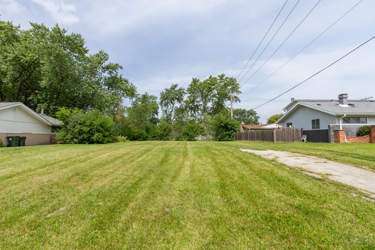 480 Illinois Blvd., Hoffman Estates, IL 60169