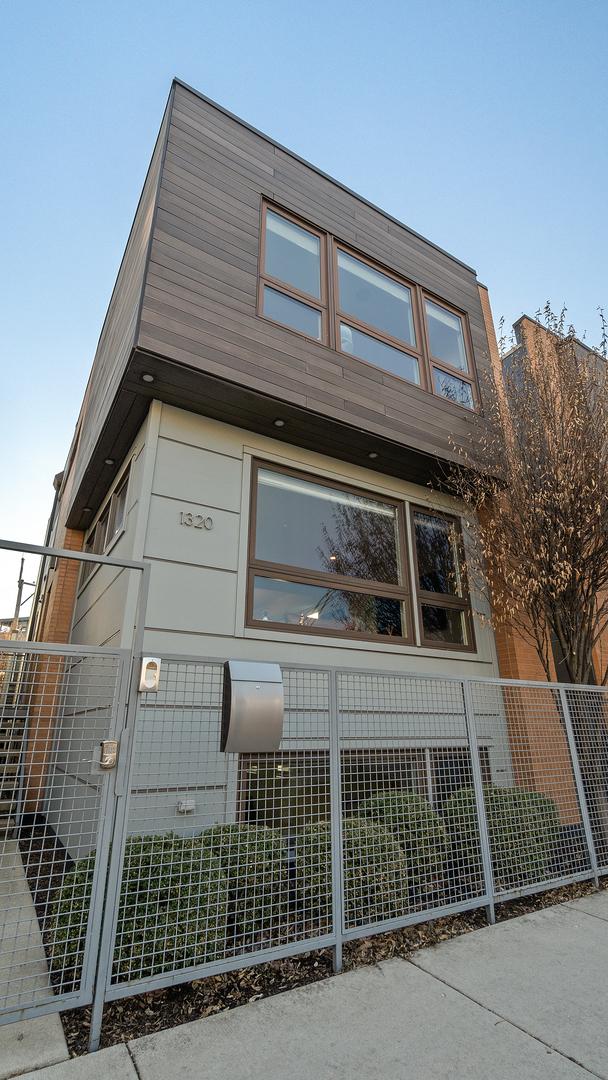 1320 N Moorman St., Chicago, IL 60622