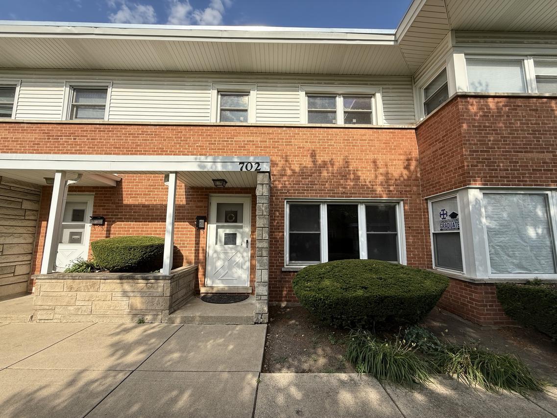 702 E Shabonee Tr., Mount Prospect, IL 60056