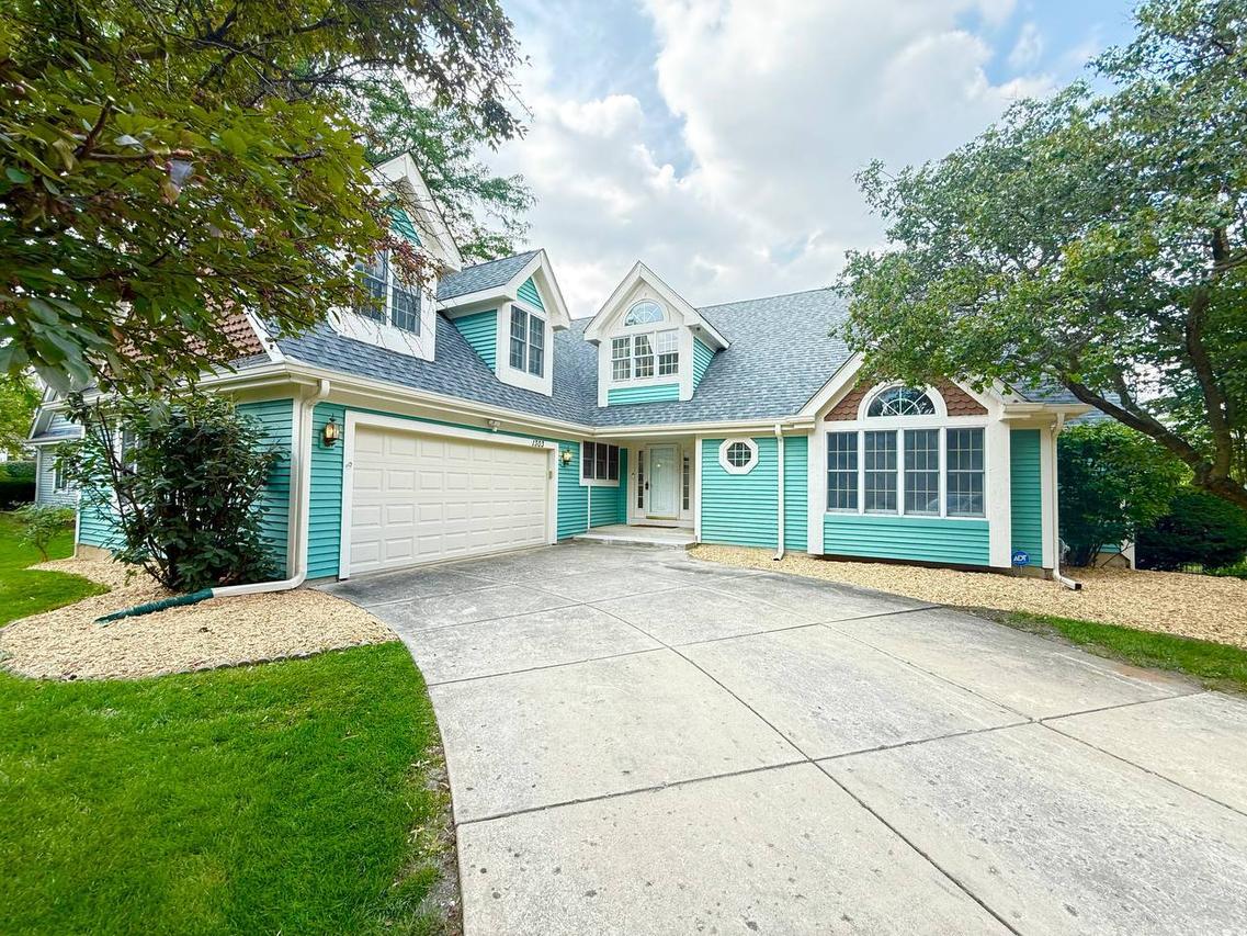 1303 Flowerfield Ct., Naperville, IL 60565