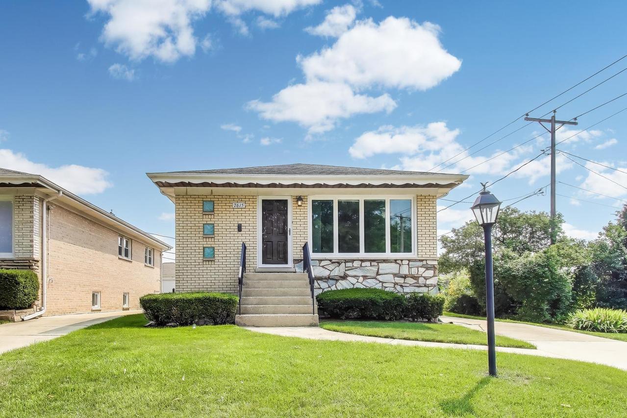 7615 N Oriole Ave., Niles, IL 60714