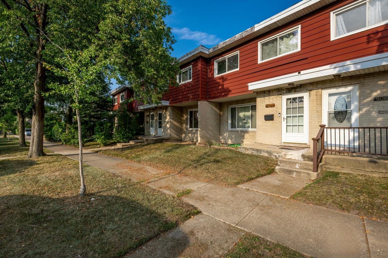 9009 N Keating Ave., Skokie, IL 60076
